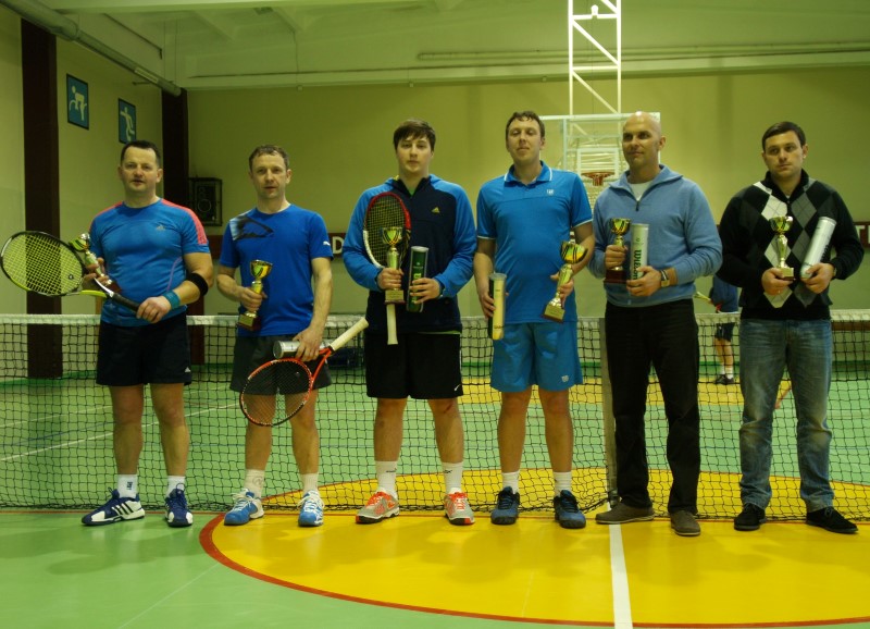 Turnyro nugalėtojai ir prizininkai (iš kairės) : Raimundas Vilūnas ir Rolandas Pesliokas (Molėtai) - II vieta, Mindaugas Babelis ir Aurimas Šiukščus (Utena) - I vieta, Gintaras Finevičius ir Rokas Zdanavičius (Vilnius) - III vieta